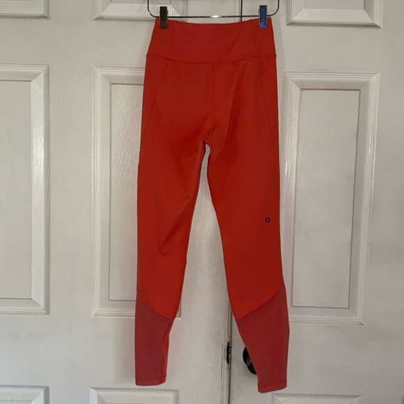 Le Ore Coral Mesh Inset Leggings - Picture 3 of 7